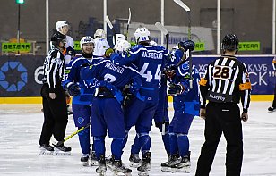 Сегодня День рождения отмечает нападающий «Медведей» Владислав Запрудский