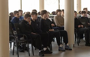 В Витебске и Новополоцке прошли семинары о статусе хоккеиста, квалификационных предложениях и о порядке заключения первых контрактов